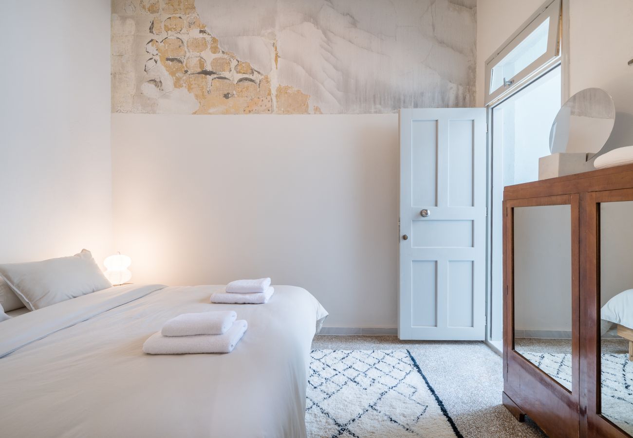 Apartment in Athens - Charlie – Timeless Charm & Modern Comfort