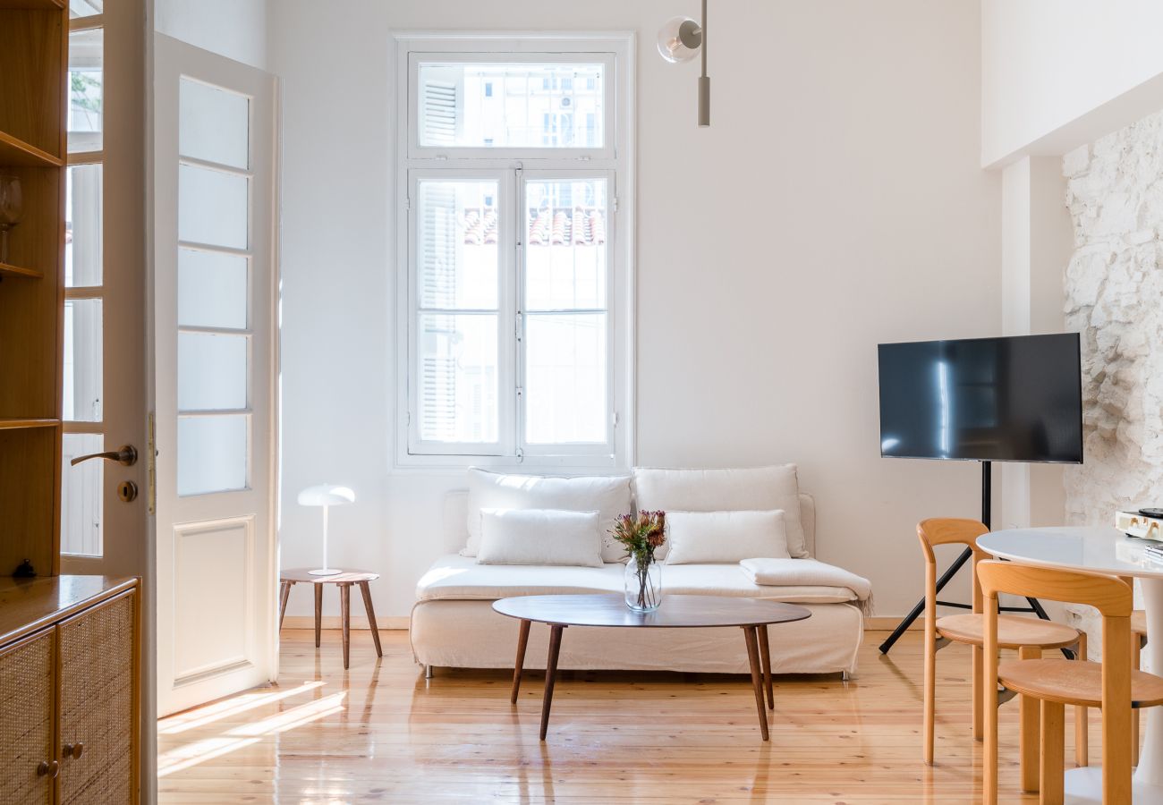 Apartment in Athens - Cream – Bright & Full of Character in Metaxourgeio