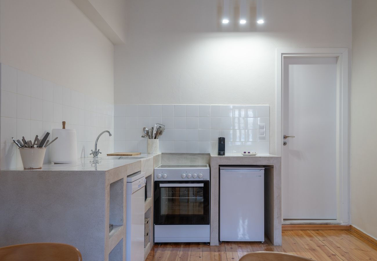 Apartment in Athens - Cream – Bright & Full of Character in Metaxourgeio