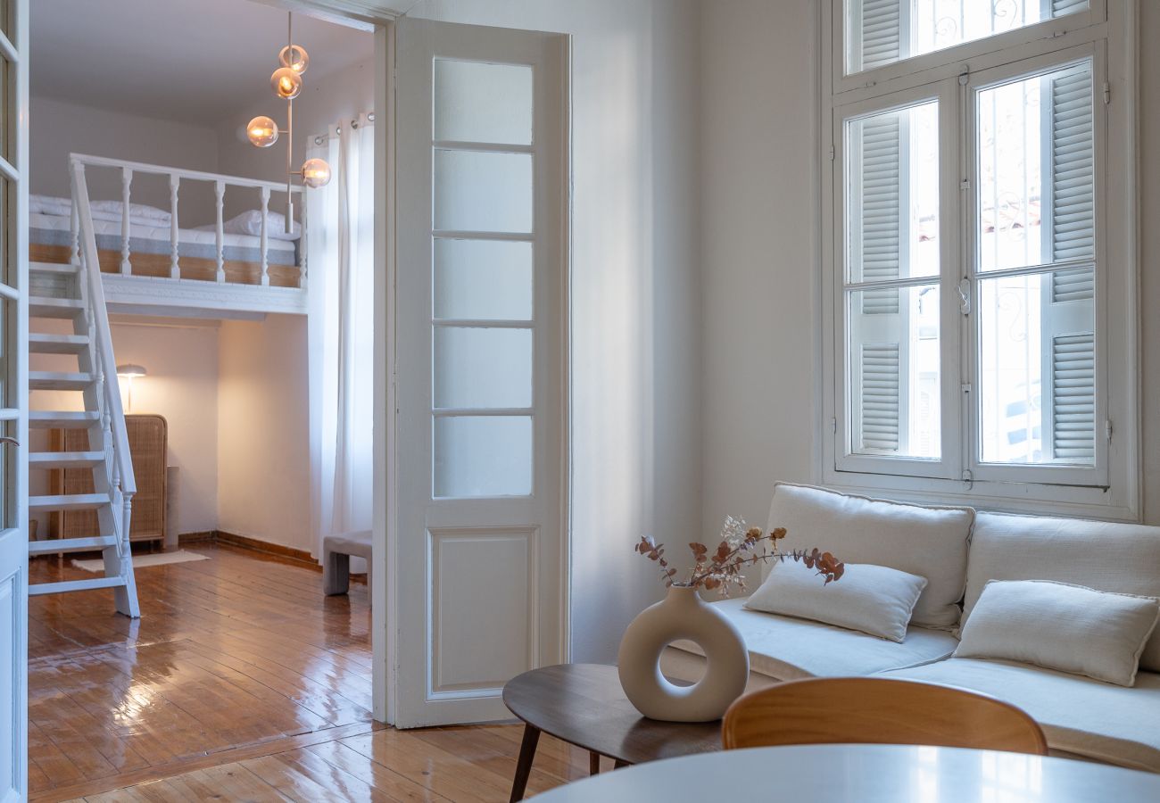 Apartment in Athens - Cream – Bright & Full of Character in Metaxourgeio